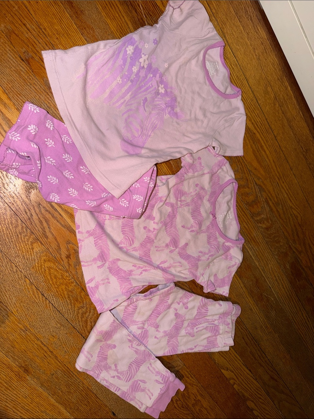 Little girls size 6 pajamas